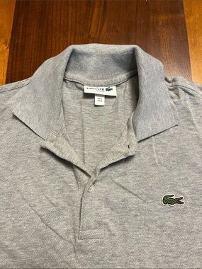 Lacoste Light Gray Men’s Piqué Polo with Green Crocodile Logo